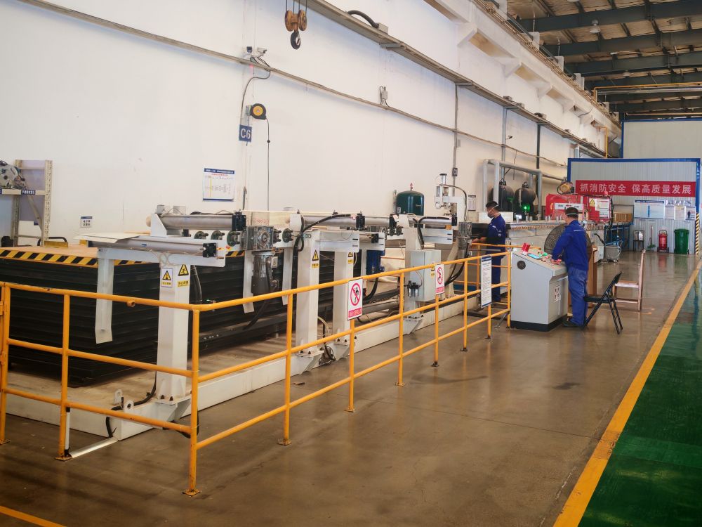 State-of-the-art pultrusion technology – continuous production using endless glass fibers and polyurethane for high-performance railway components – Vako-Art innovation